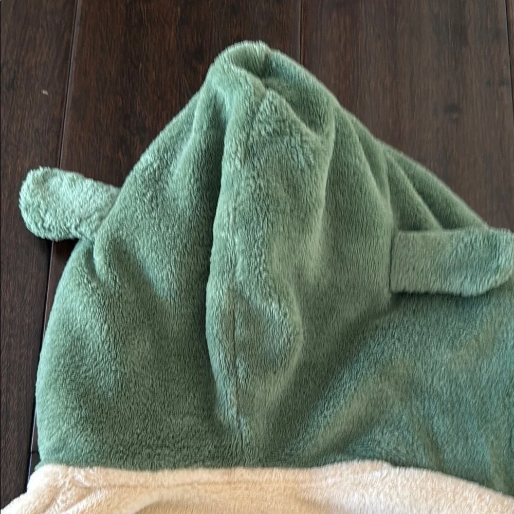 Baby Gap Star Wars Gender Neutral Adorable Baby Yoda Grogu Tan Fleece Robe!